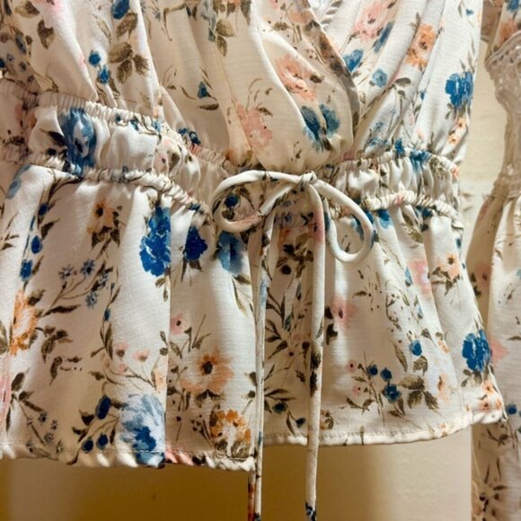 Floral Blouse with Bell Sleeves - Picture 3 of 6